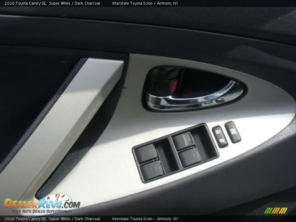 2010 Toyota Camry SE Super White / Dark Charcoal Photo #8