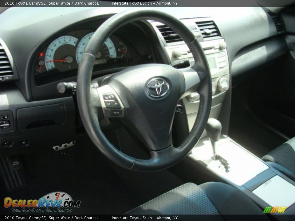 2010 Toyota Camry SE Super White / Dark Charcoal Photo #9
