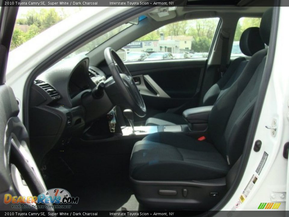 2010 Toyota Camry SE Super White / Dark Charcoal Photo #10