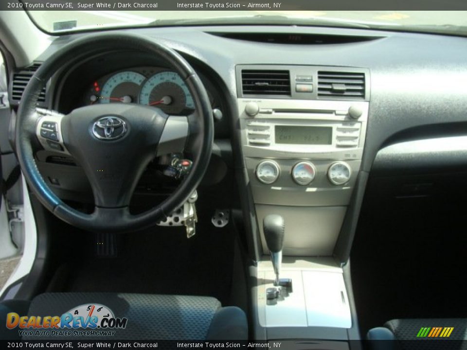 2010 Toyota Camry SE Super White / Dark Charcoal Photo #12