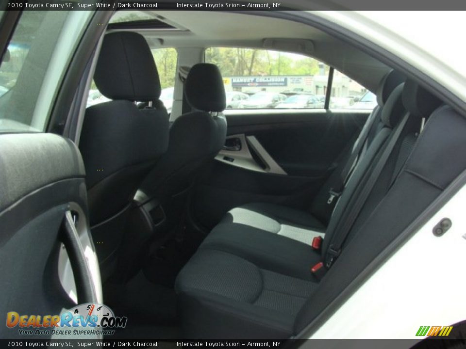 2010 Toyota Camry SE Super White / Dark Charcoal Photo #17