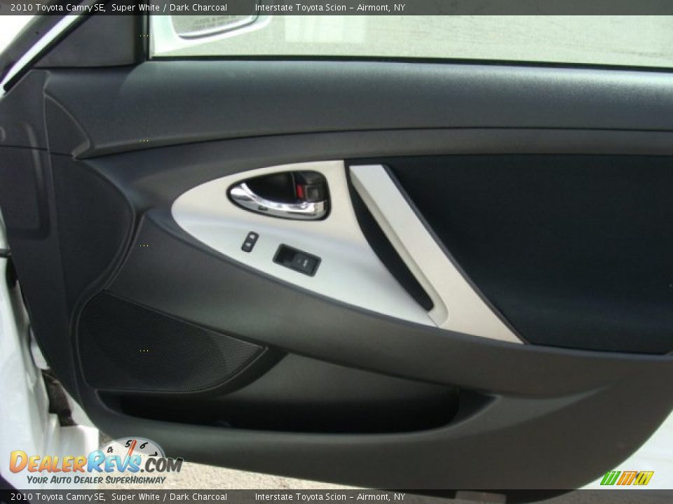 2010 Toyota Camry SE Super White / Dark Charcoal Photo #20