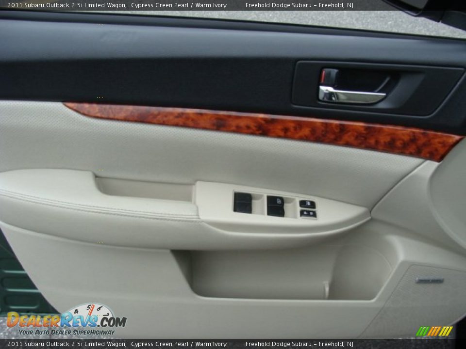 2011 Subaru Outback 2.5i Limited Wagon Cypress Green Pearl / Warm Ivory Photo #8