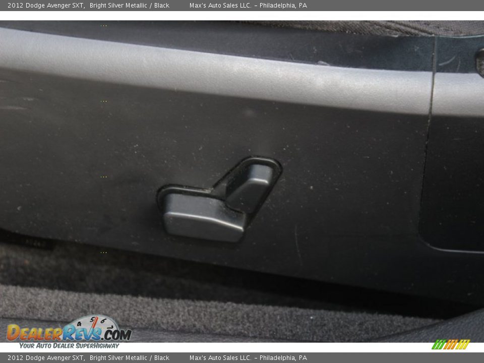 2012 Dodge Avenger SXT Bright Silver Metallic / Black Photo #32