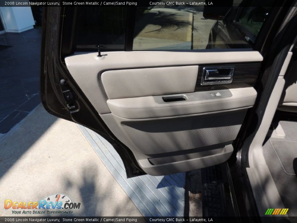 2008 Lincoln Navigator Luxury Stone Green Metallic / Camel/Sand Piping Photo #17