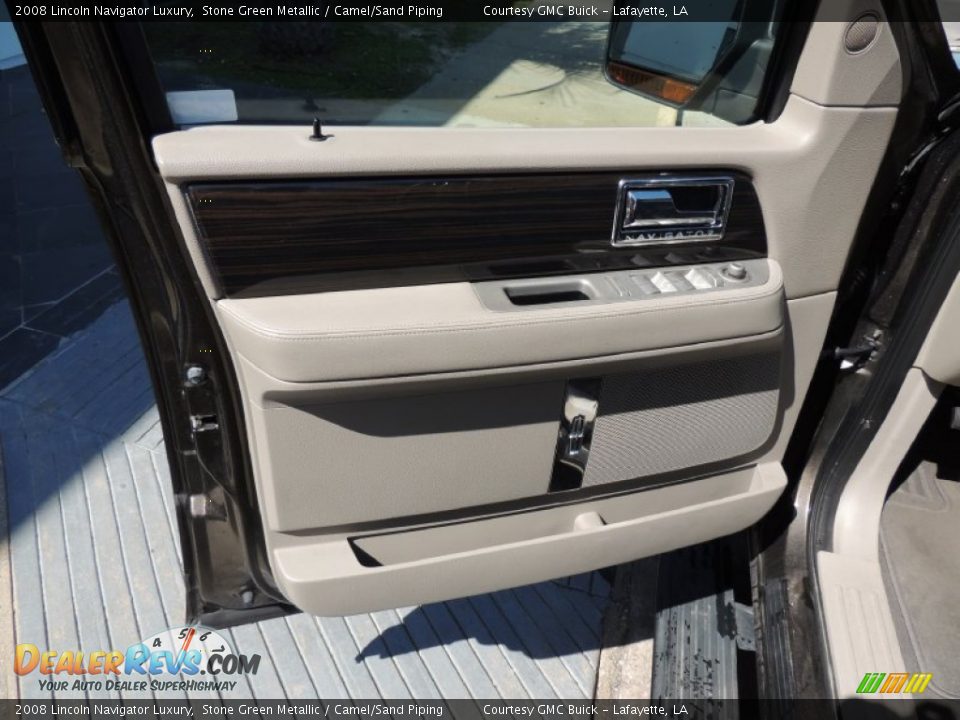 2008 Lincoln Navigator Luxury Stone Green Metallic / Camel/Sand Piping Photo #19