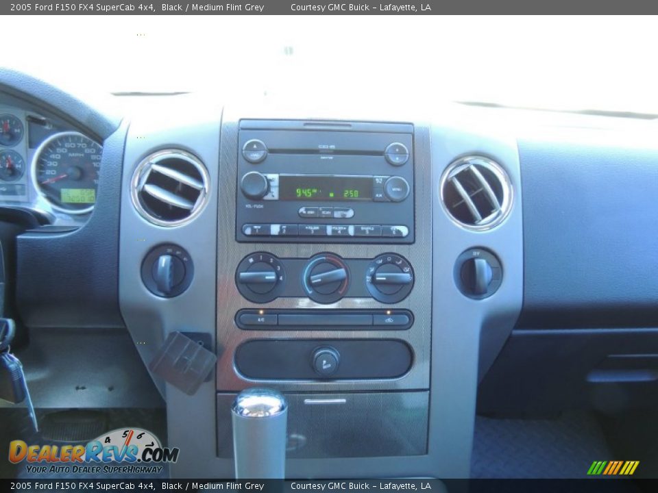 2005 Ford F150 FX4 SuperCab 4x4 Black / Medium Flint Grey Photo #15