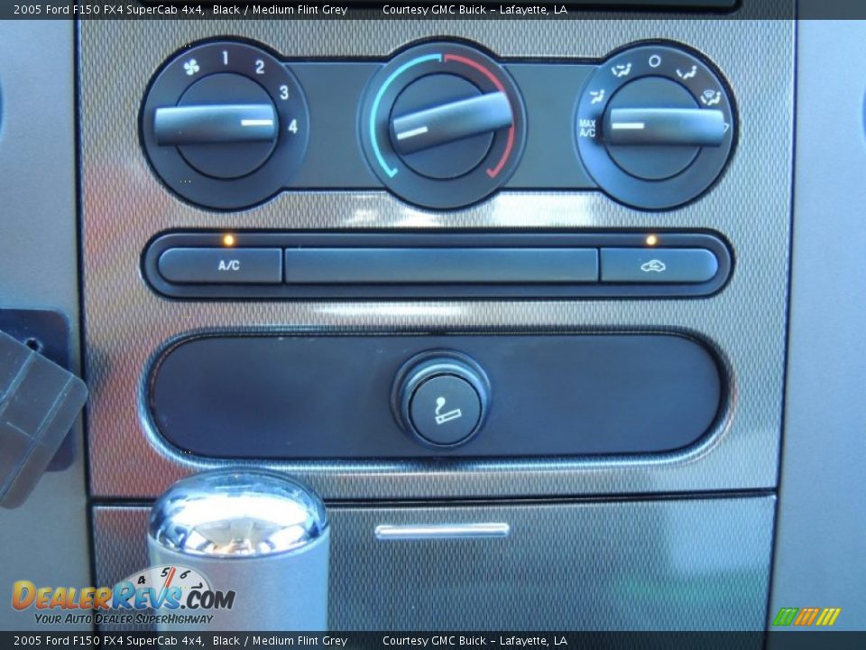 2005 Ford F150 FX4 SuperCab 4x4 Black / Medium Flint Grey Photo #17