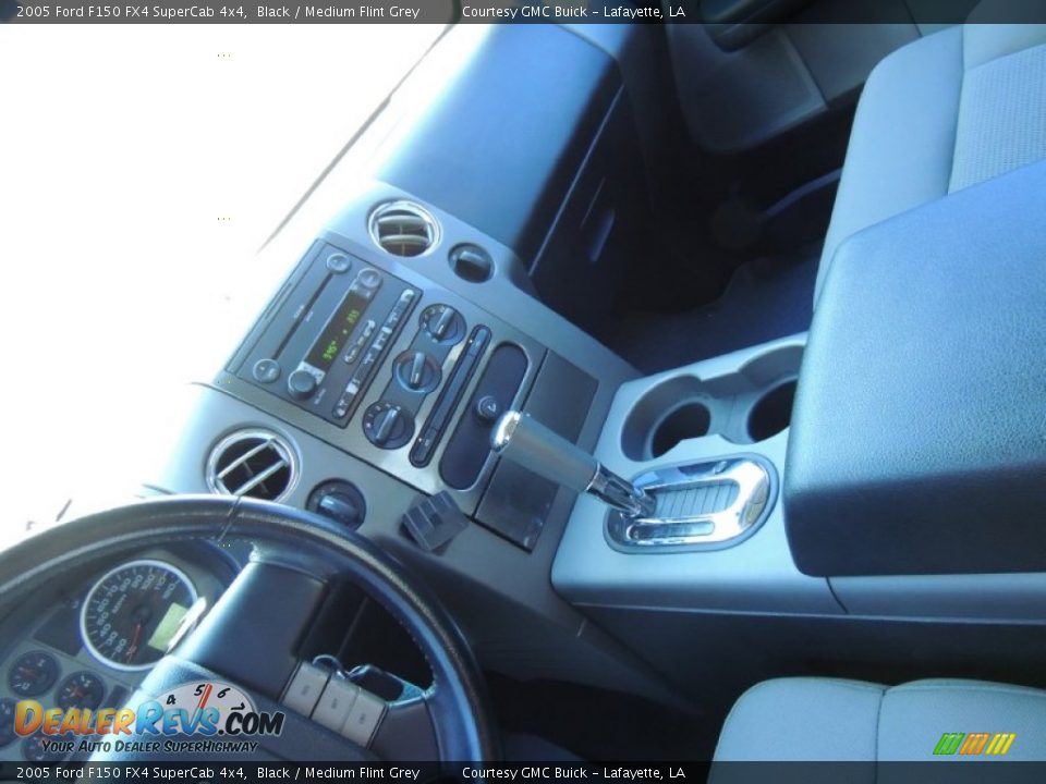 2005 Ford F150 FX4 SuperCab 4x4 Black / Medium Flint Grey Photo #18