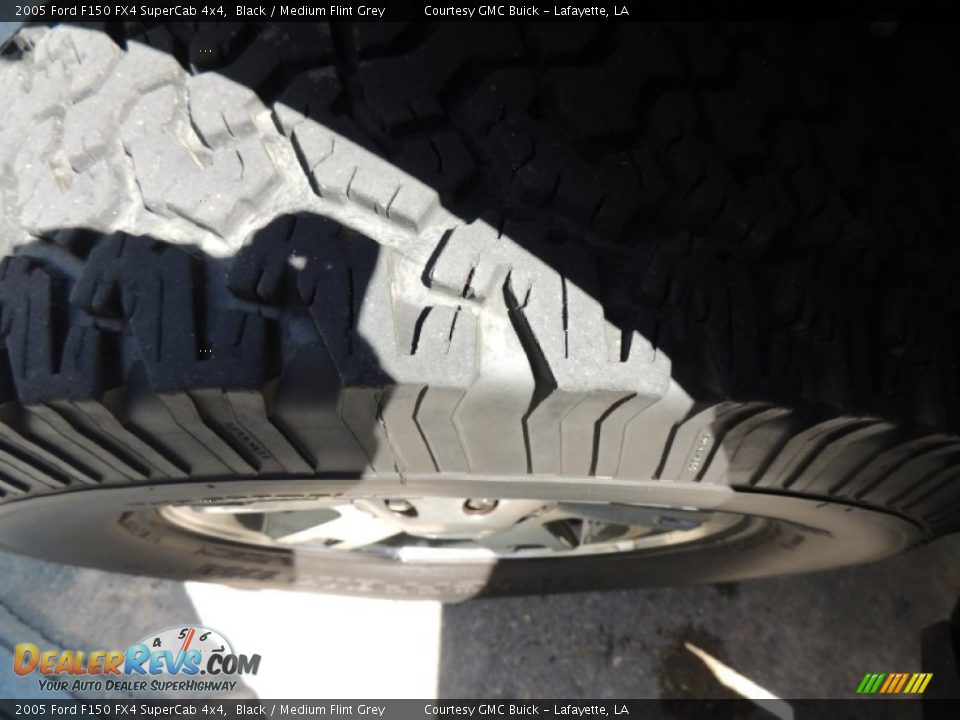 2005 Ford F150 FX4 SuperCab 4x4 Black / Medium Flint Grey Photo #22