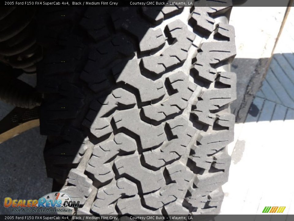2005 Ford F150 FX4 SuperCab 4x4 Black / Medium Flint Grey Photo #23