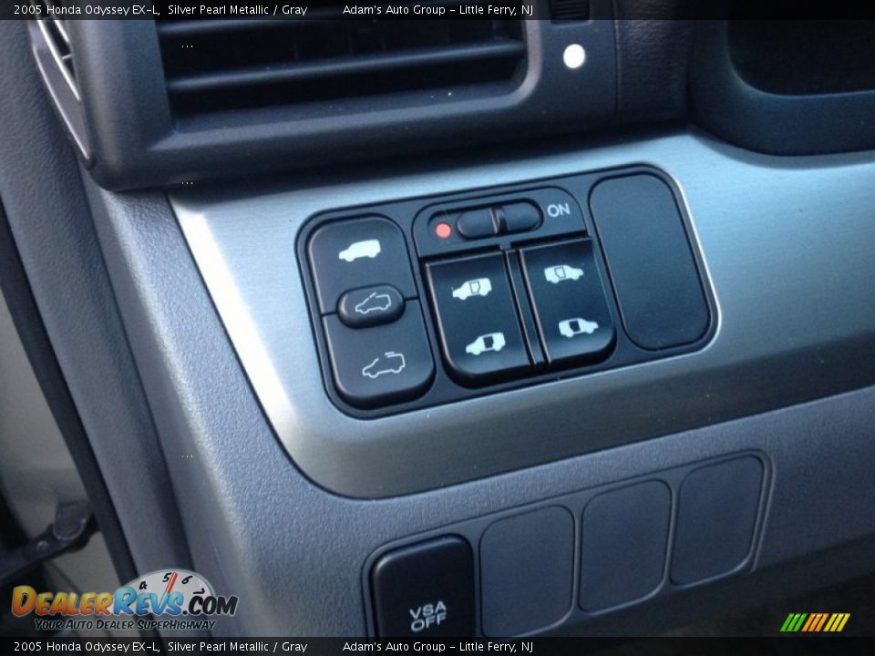 2005 Honda Odyssey EX-L Silver Pearl Metallic / Gray Photo #10