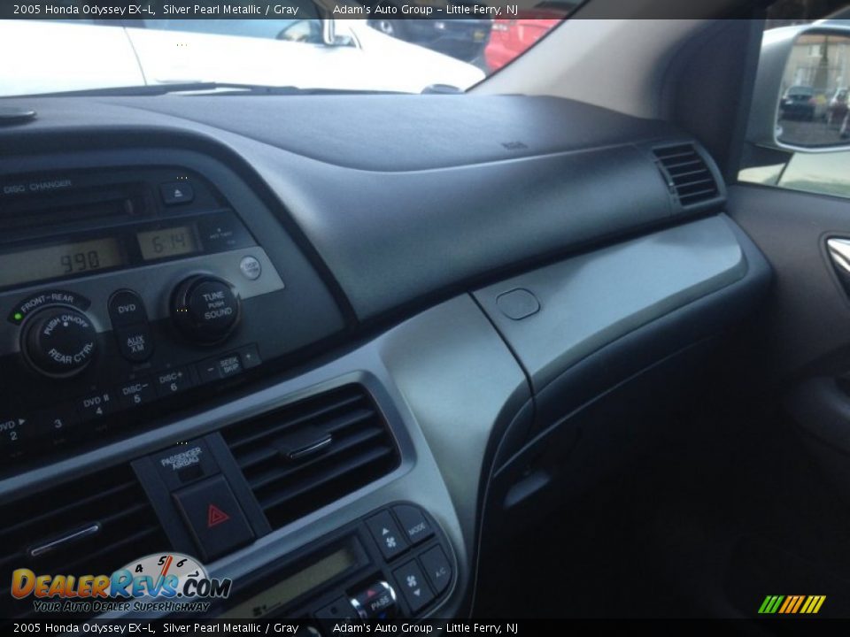 2005 Honda Odyssey EX-L Silver Pearl Metallic / Gray Photo #18