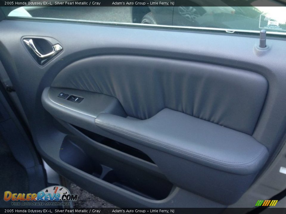 2005 Honda Odyssey EX-L Silver Pearl Metallic / Gray Photo #23