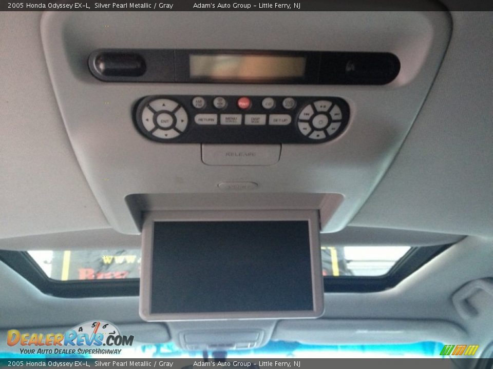2005 Honda Odyssey EX-L Silver Pearl Metallic / Gray Photo #31