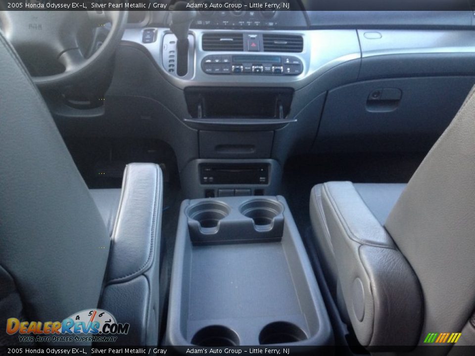 2005 Honda Odyssey EX-L Silver Pearl Metallic / Gray Photo #36