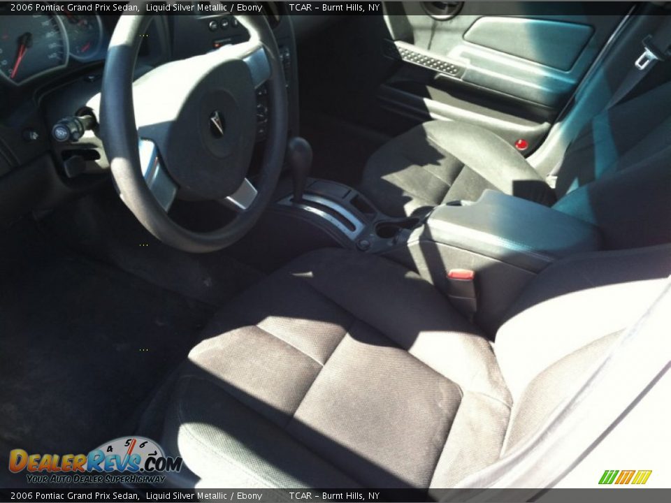 2006 Pontiac Grand Prix Sedan Liquid Silver Metallic / Ebony Photo #8