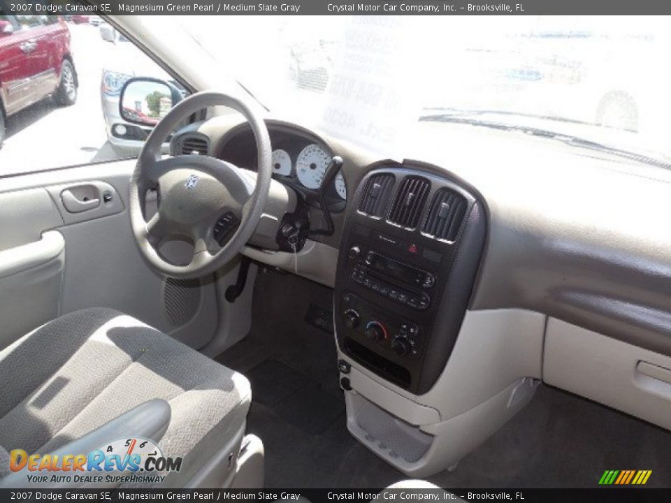 2007 Dodge Caravan SE Magnesium Green Pearl / Medium Slate Gray Photo #13