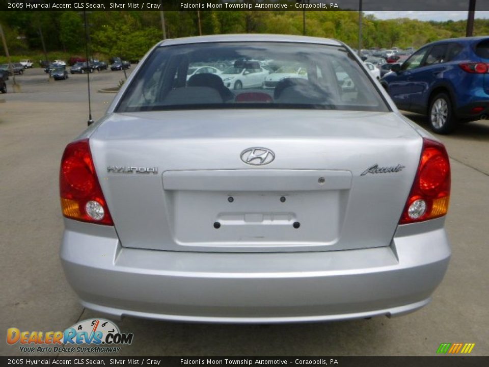 2005 Hyundai Accent GLS Sedan Silver Mist / Gray Photo #4