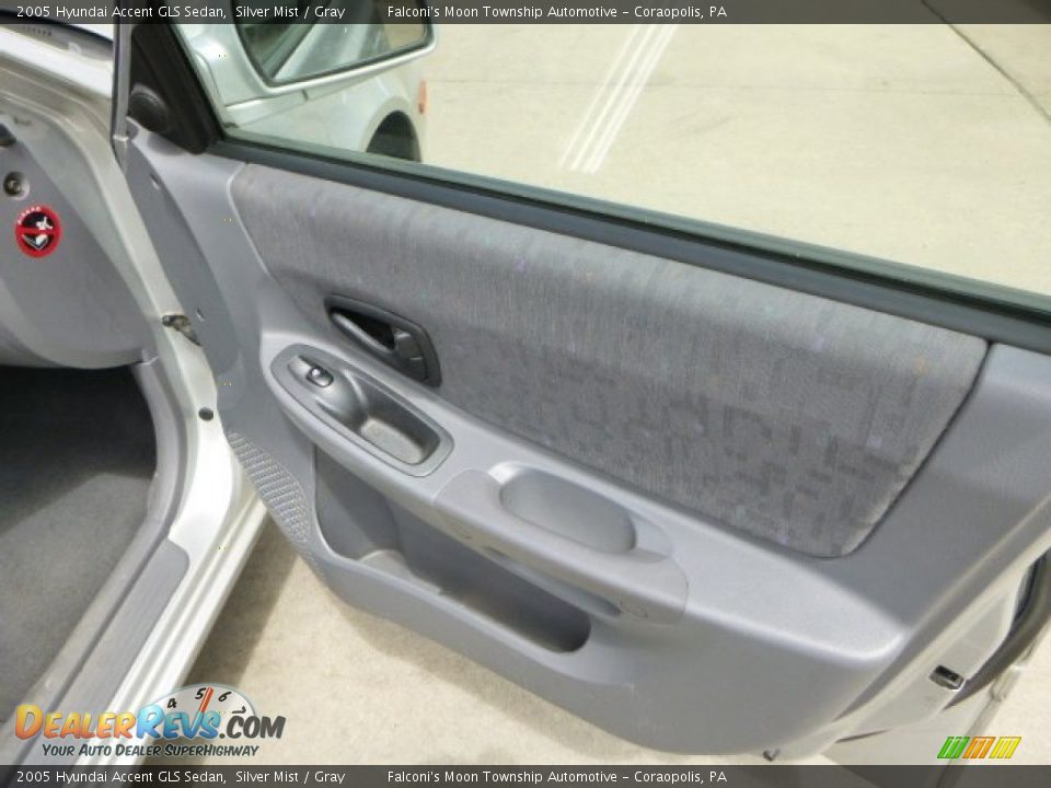2005 Hyundai Accent GLS Sedan Silver Mist / Gray Photo #12