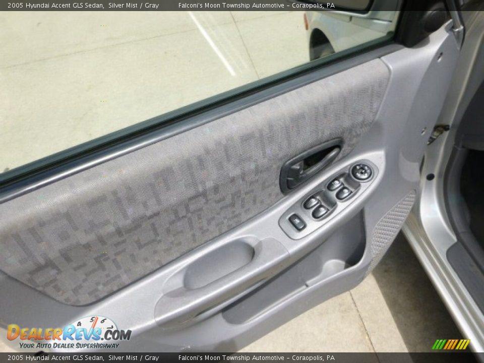 2005 Hyundai Accent GLS Sedan Silver Mist / Gray Photo #19