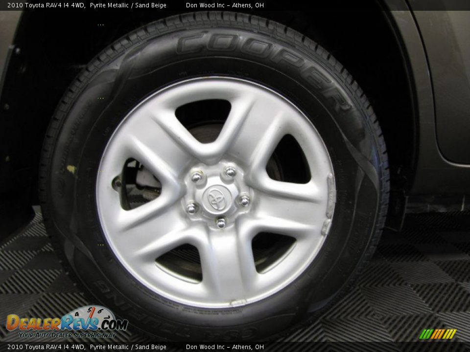 2010 Toyota RAV4 I4 4WD Pyrite Metallic / Sand Beige Photo #24