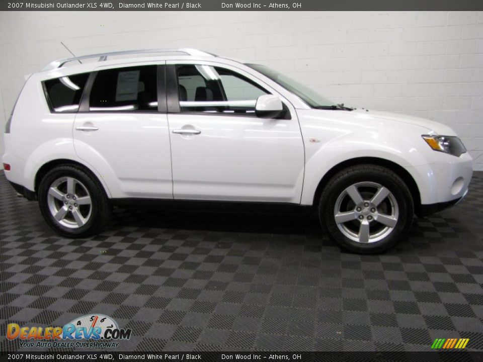2007 Mitsubishi Outlander XLS 4WD Diamond White Pearl / Black Photo #3