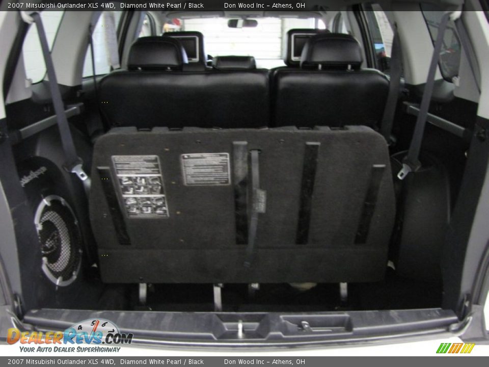 2007 Mitsubishi Outlander XLS 4WD Diamond White Pearl / Black Photo #4