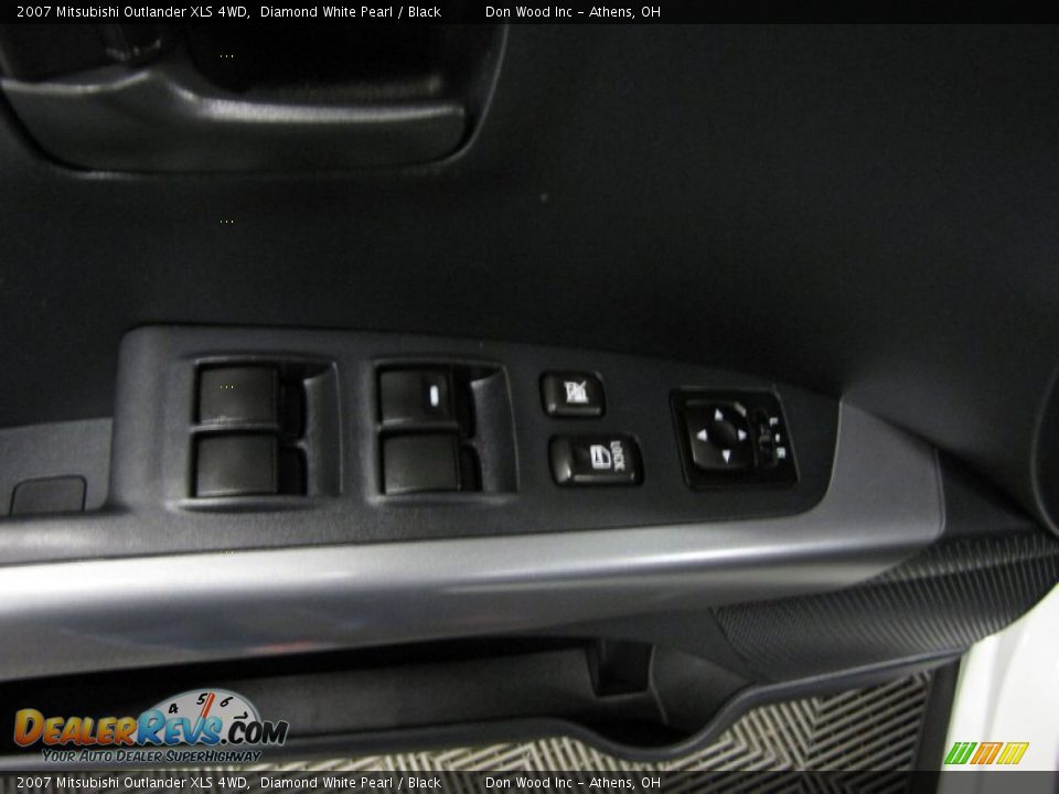 2007 Mitsubishi Outlander XLS 4WD Diamond White Pearl / Black Photo #12