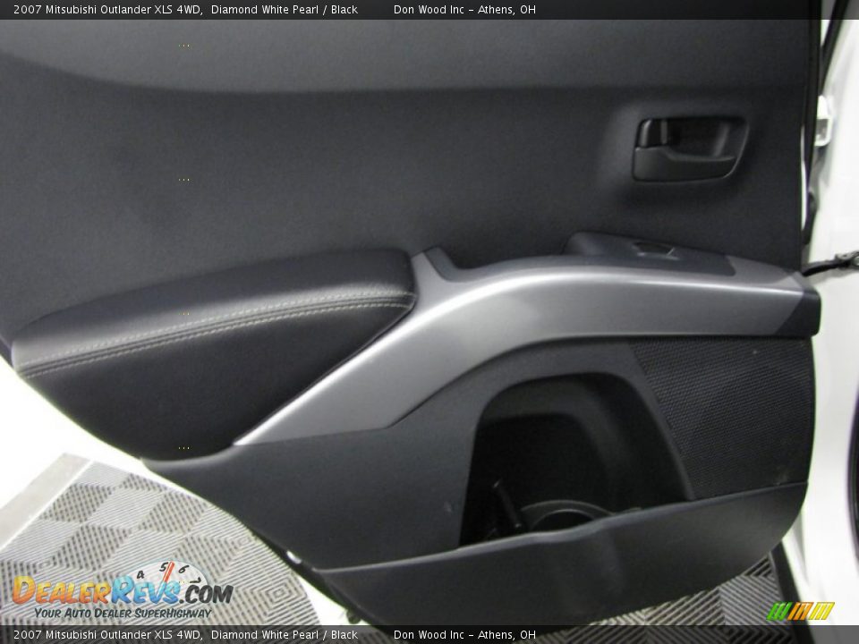 2007 Mitsubishi Outlander XLS 4WD Diamond White Pearl / Black Photo #13