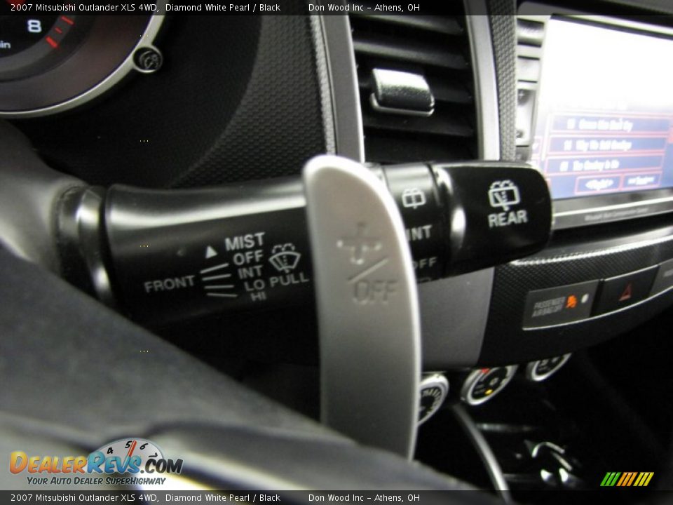2007 Mitsubishi Outlander XLS 4WD Diamond White Pearl / Black Photo #20