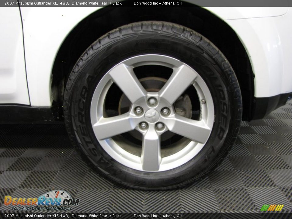 2007 Mitsubishi Outlander XLS 4WD Diamond White Pearl / Black Photo #31