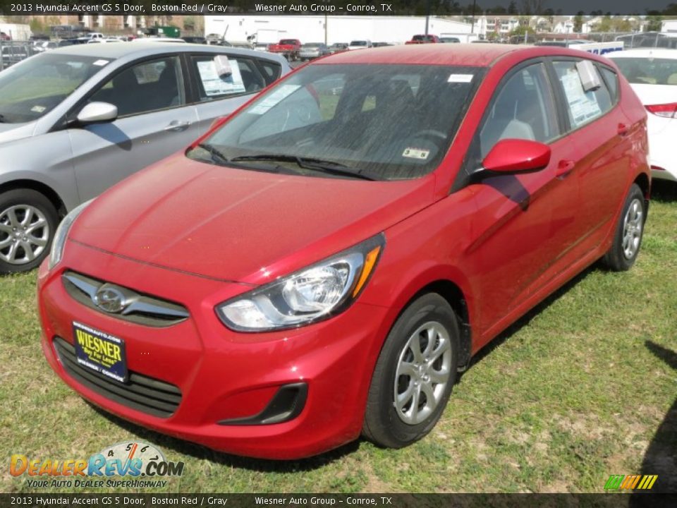 2013 Hyundai Accent GS 5 Door Boston Red / Gray Photo #7