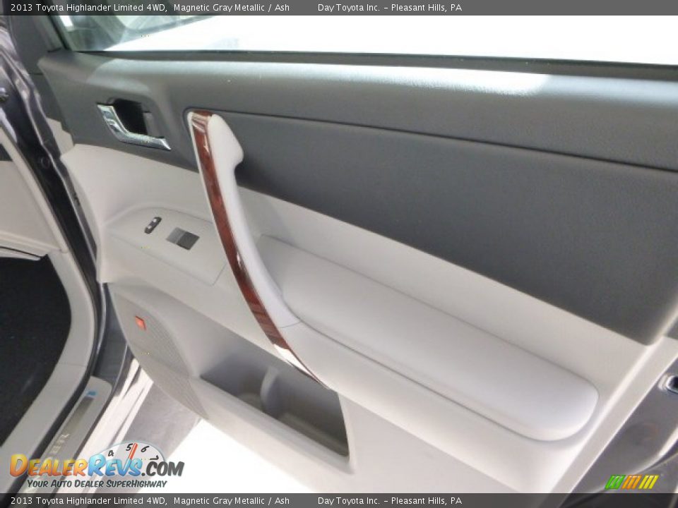 2013 Toyota Highlander Limited 4WD Magnetic Gray Metallic / Ash Photo #11