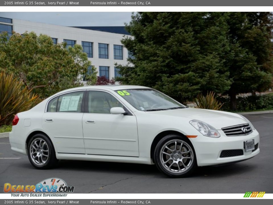 Front 3/4 View of 2005 Infiniti G 35 Sedan Photo #1