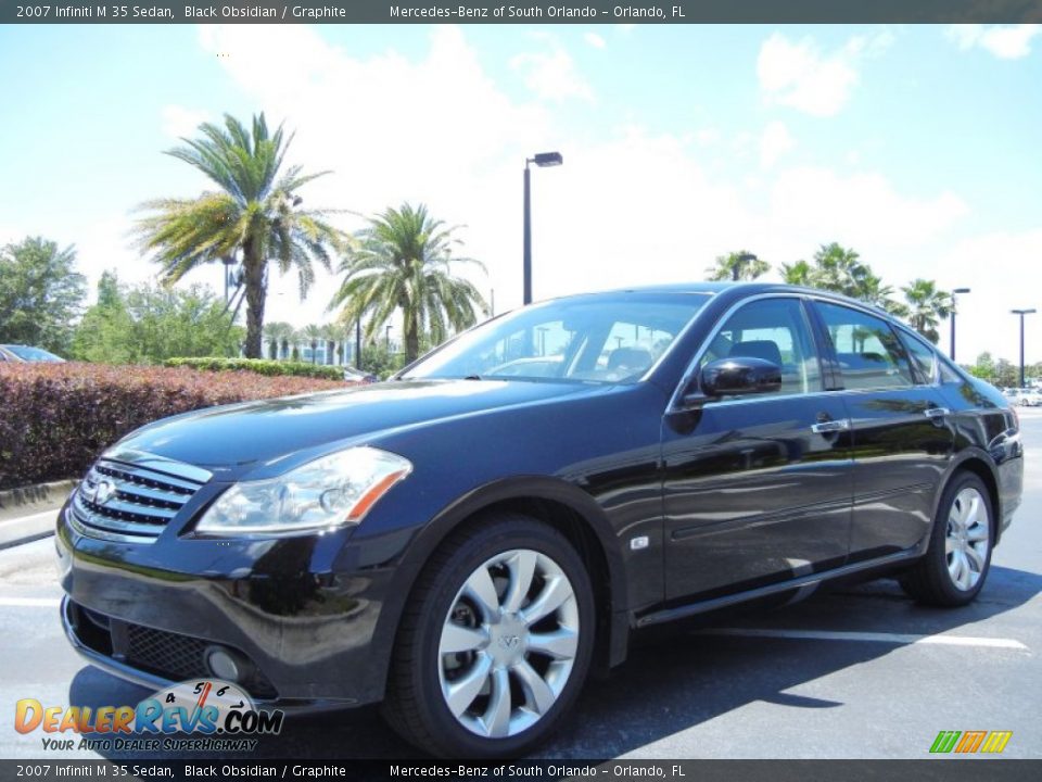 Front 3/4 View of 2007 Infiniti M 35 Sedan Photo #3