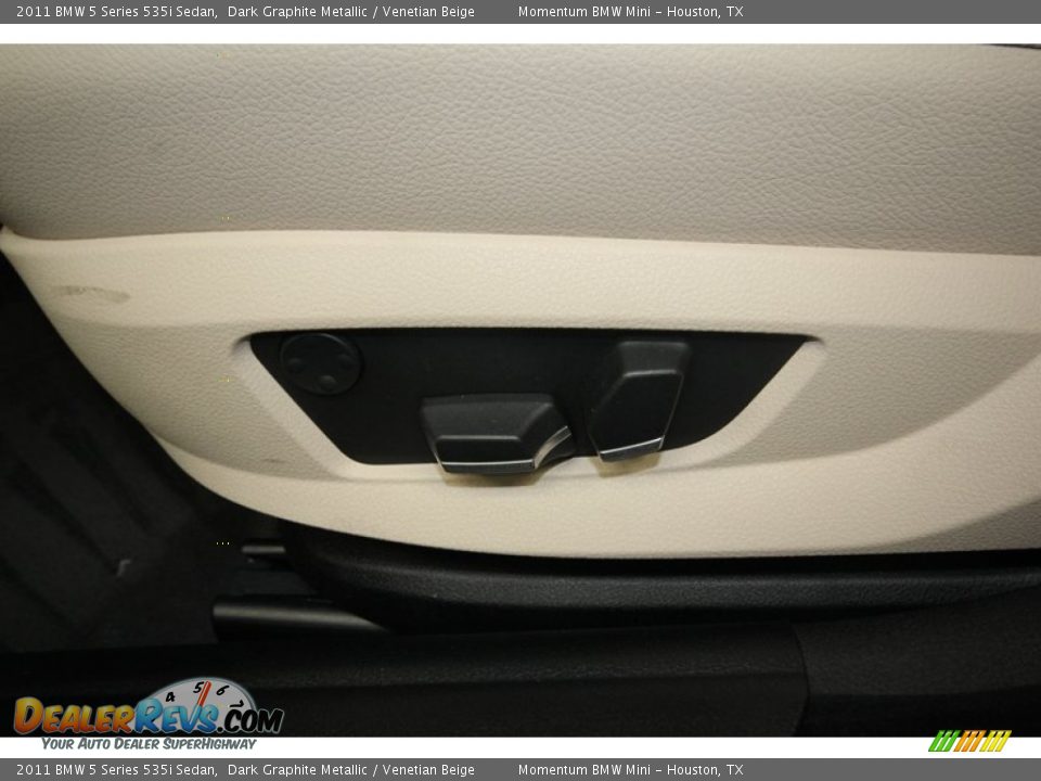 Controls of 2011 BMW 5 Series 535i Sedan Photo #18
