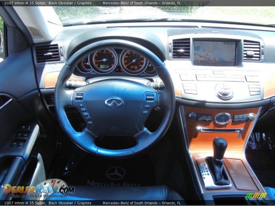 Dashboard of 2007 Infiniti M 35 Sedan Photo #20