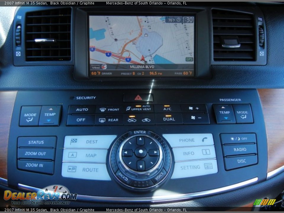 Controls of 2007 Infiniti M 35 Sedan Photo #23