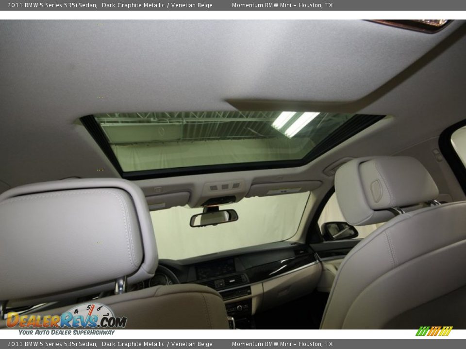 2011 BMW 5 Series 535i Sedan Dark Graphite Metallic / Venetian Beige Photo #35