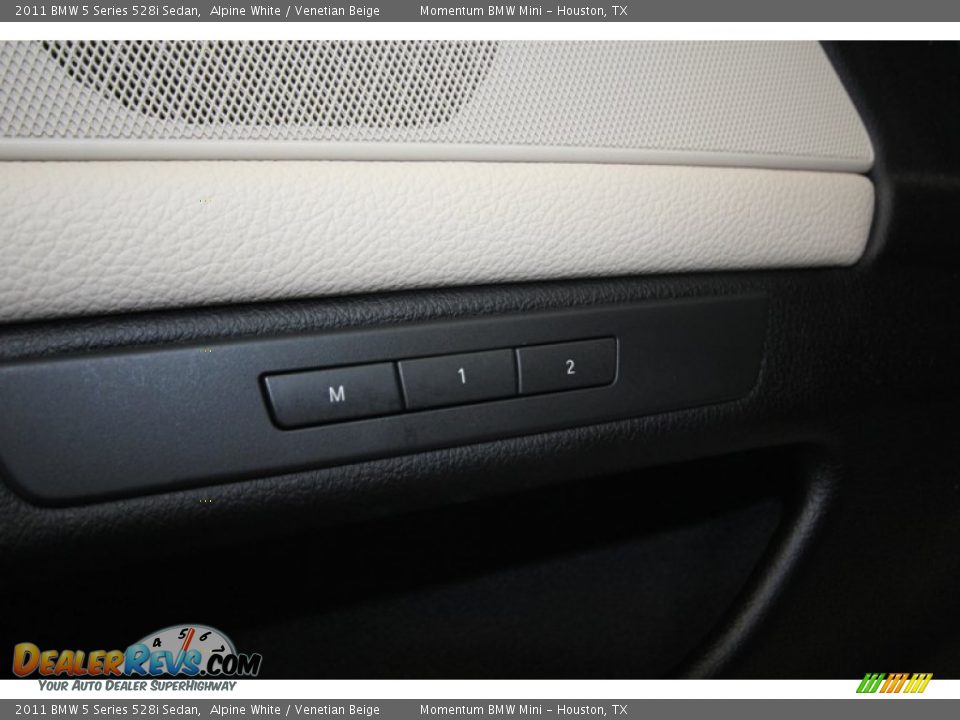 2011 BMW 5 Series 528i Sedan Alpine White / Venetian Beige Photo #17