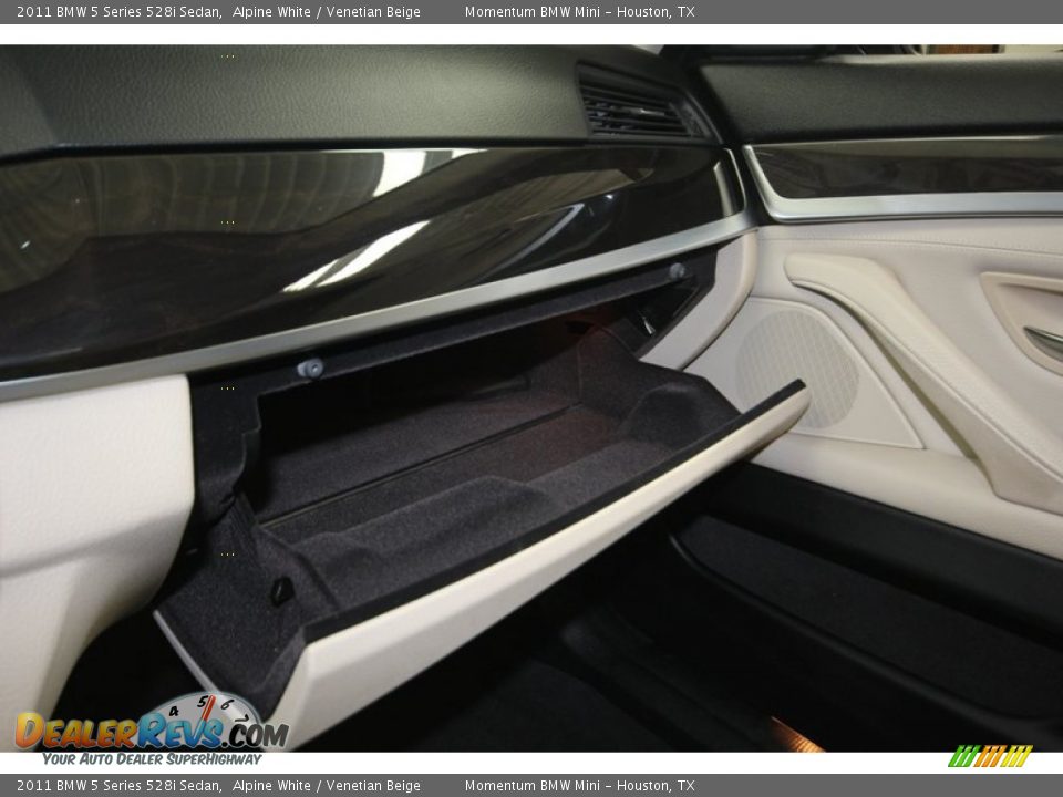 2011 BMW 5 Series 528i Sedan Alpine White / Venetian Beige Photo #19