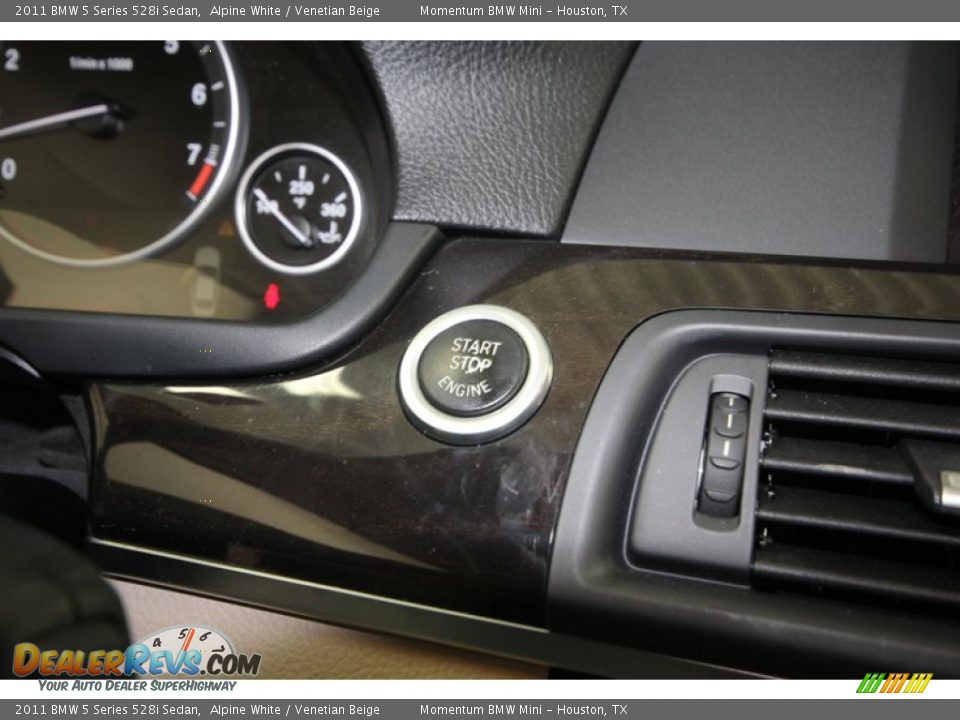 2011 BMW 5 Series 528i Sedan Alpine White / Venetian Beige Photo #26