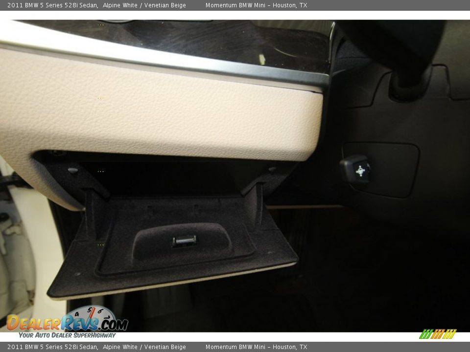 2011 BMW 5 Series 528i Sedan Alpine White / Venetian Beige Photo #29