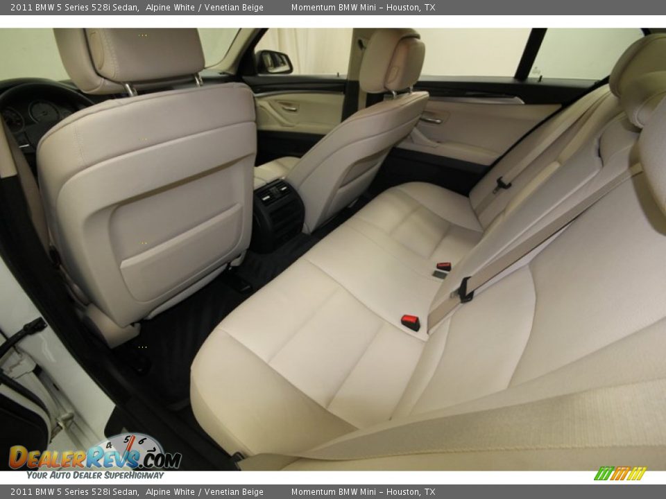 2011 BMW 5 Series 528i Sedan Alpine White / Venetian Beige Photo #30