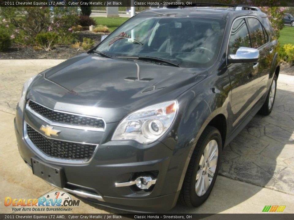 Front 3/4 View of 2011 Chevrolet Equinox LTZ AWD Photo #1