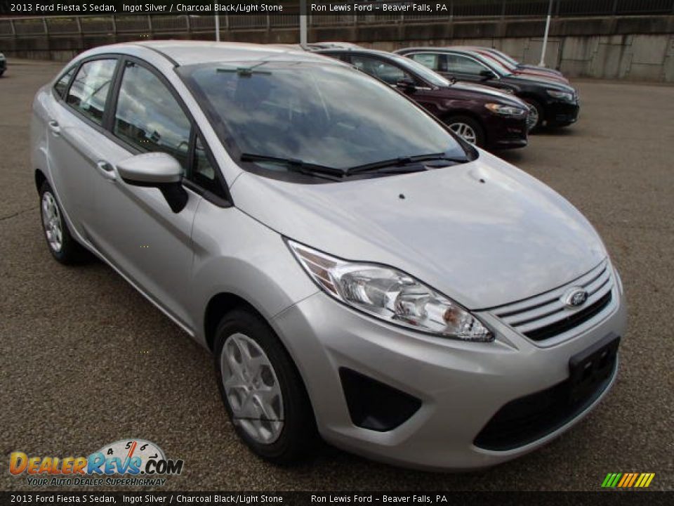 2013 Ford Fiesta S Sedan Ingot Silver / Charcoal Black/Light Stone Photo #2