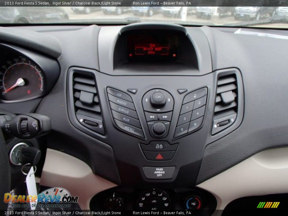 2013 Ford Fiesta S Sedan Ingot Silver / Charcoal Black/Light Stone Photo #16
