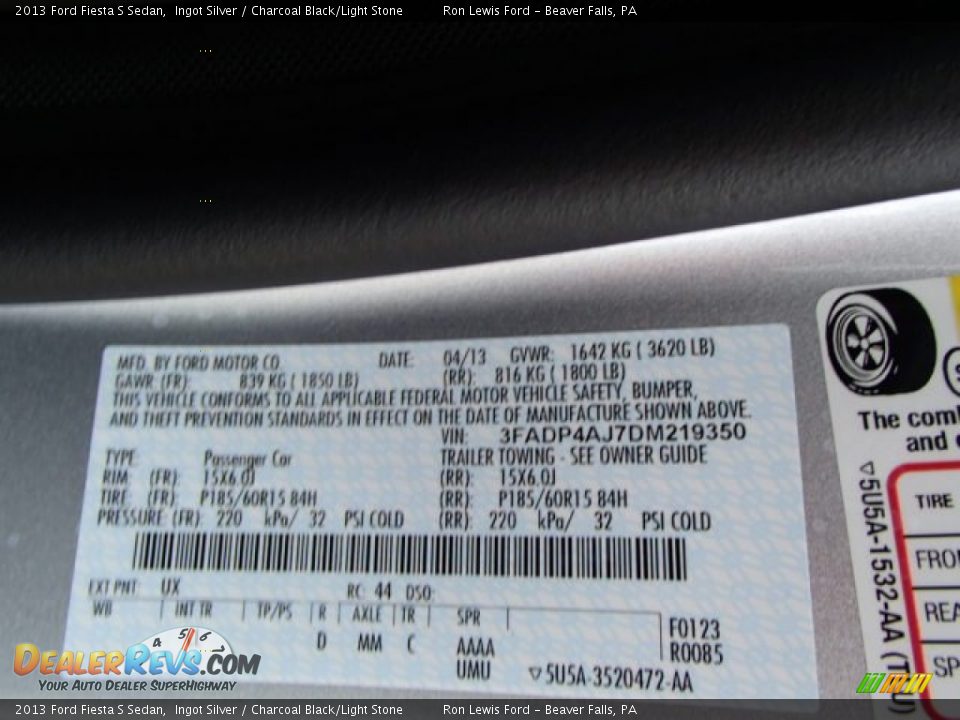 2013 Ford Fiesta S Sedan Ingot Silver / Charcoal Black/Light Stone Photo #20