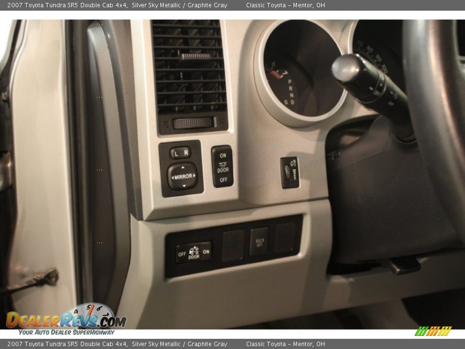 2007 Toyota Tundra SR5 Double Cab 4x4 Silver Sky Metallic / Graphite Gray Photo #6